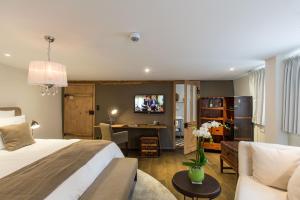 boutique hotel adara