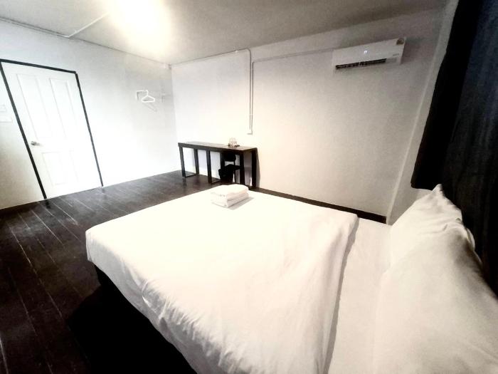 mitr inn khaosan