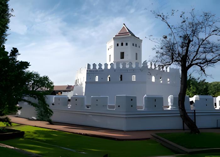 mitr inn khaosan
