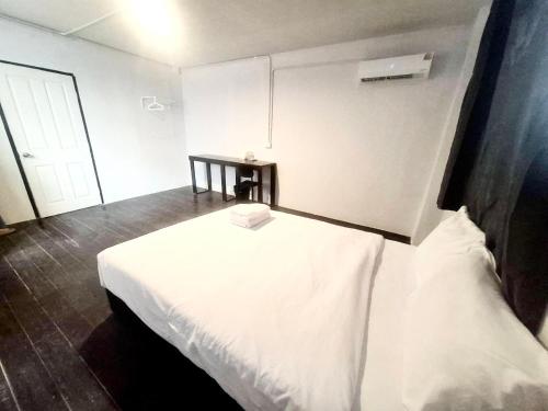 mitr inn khaosan
