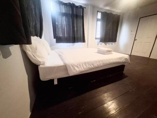 mitr inn khaosan