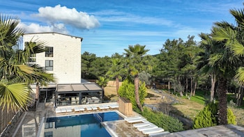 garrya romo hotel