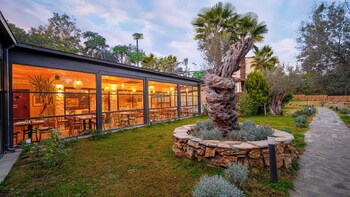 garrya romo hotel