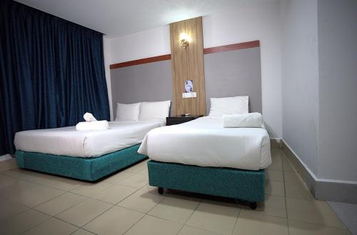 hotel putra hills at wtckl