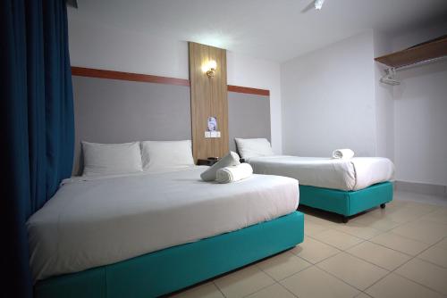hotel putra hills at wtckl