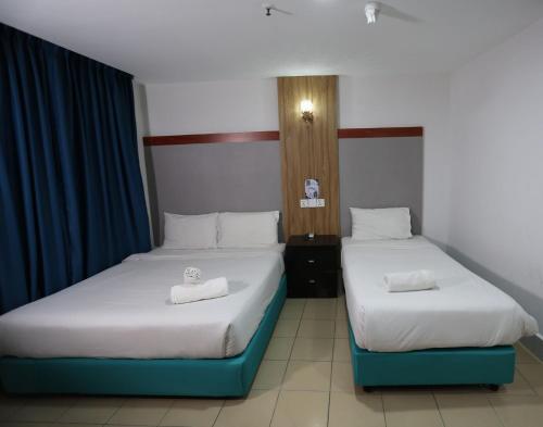 hotel putra hills at wtckl