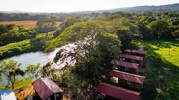 carmelita river cabins