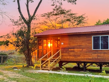 Carmelita River Cabins,,3 star