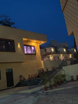 prashi heaven retreat