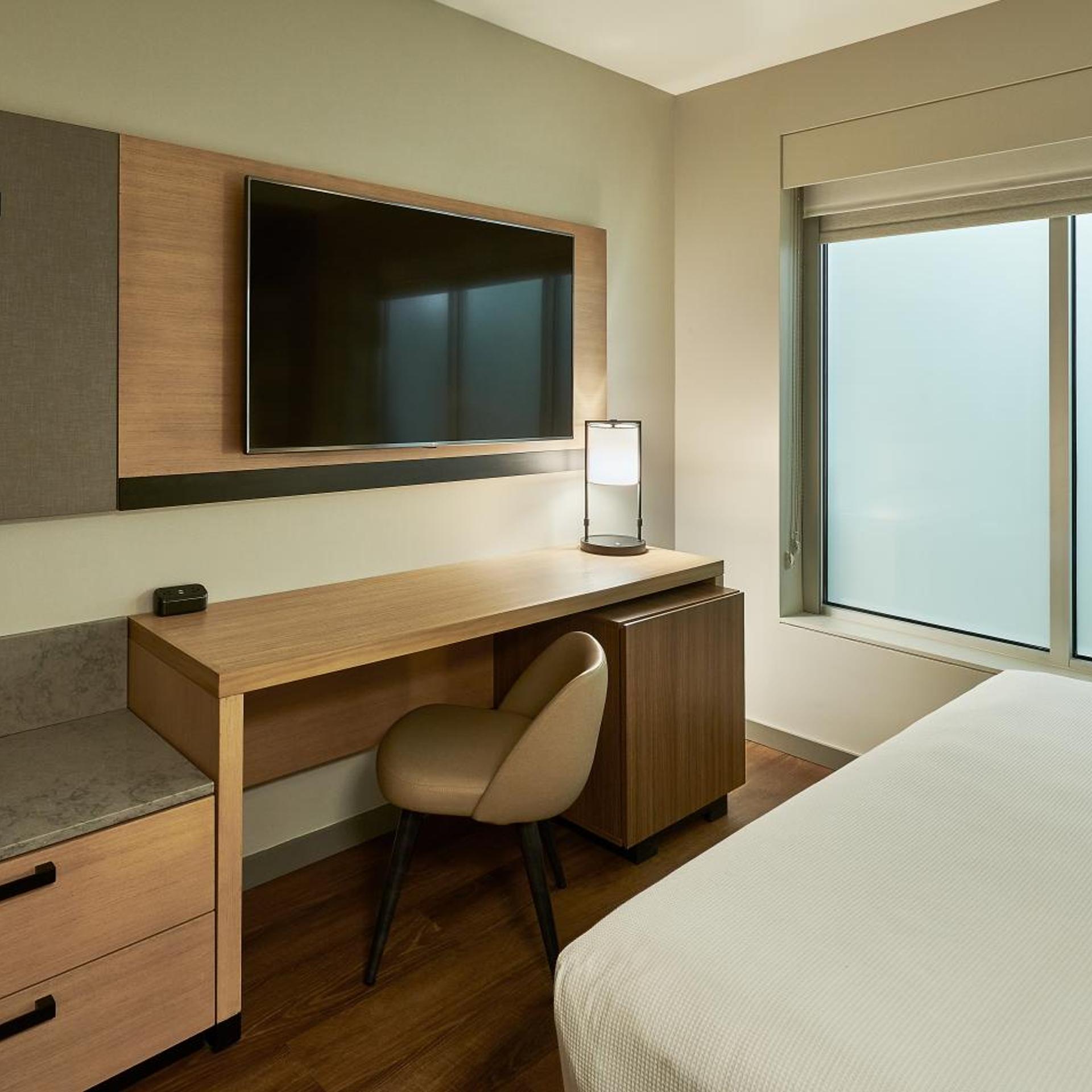 hyatt place ontario airport