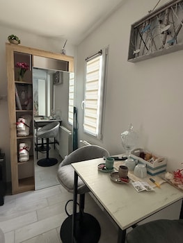 Umbertos Rooms,,3 star