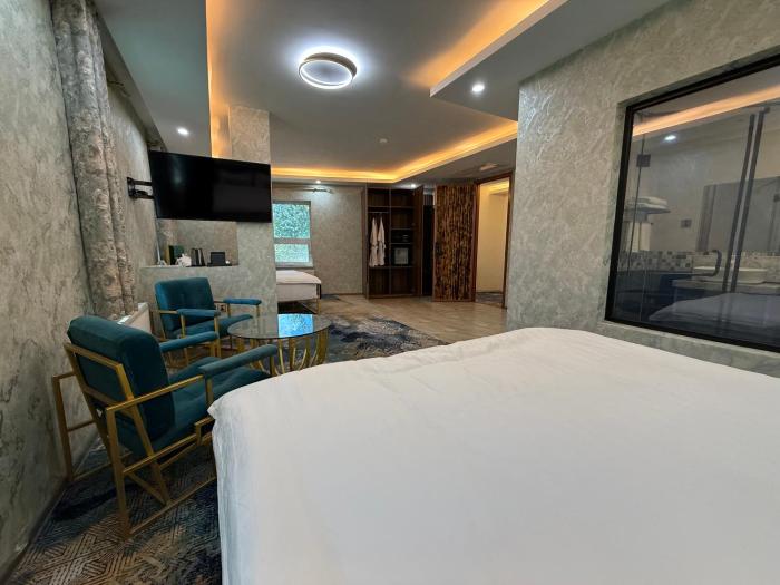 unity hotel ub railway station