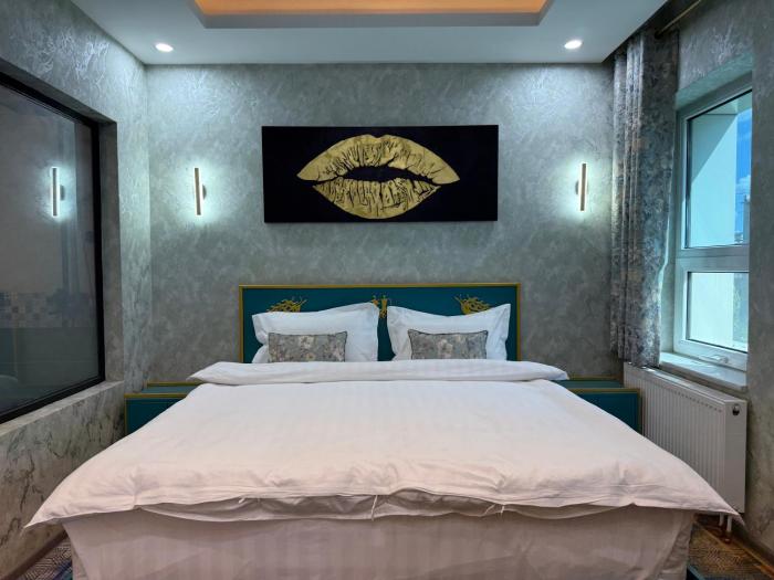 unity hotel ub railway station