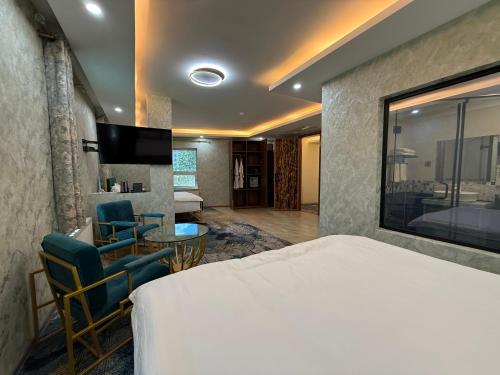 unity hotel ub railway station