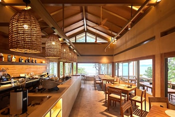 Amber Yao Noi,,4 star