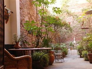 el patio 77