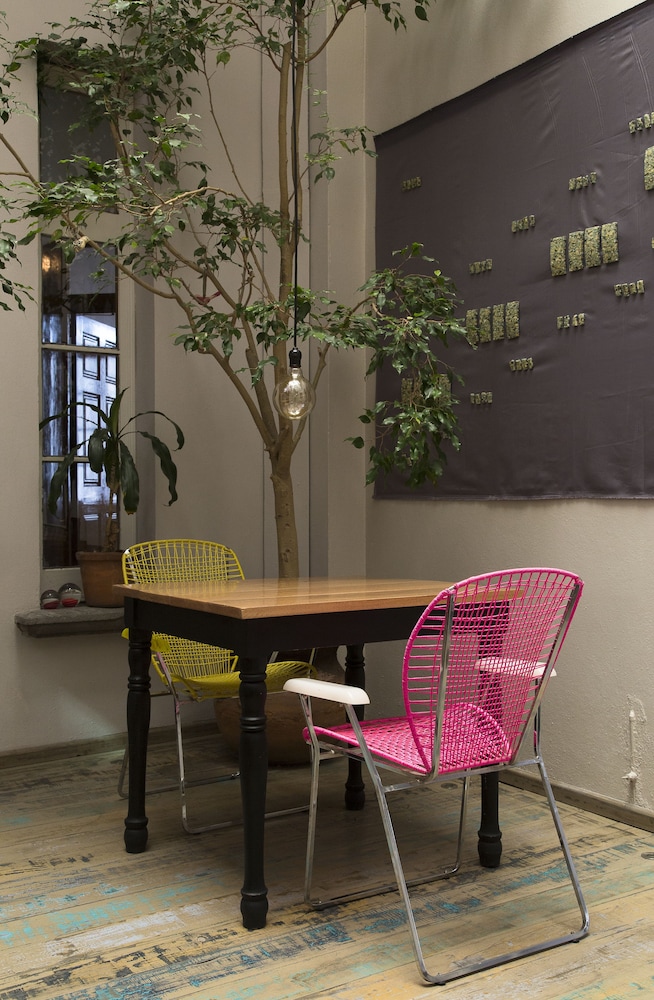 el patio 77