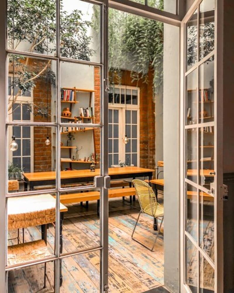 el patio 77