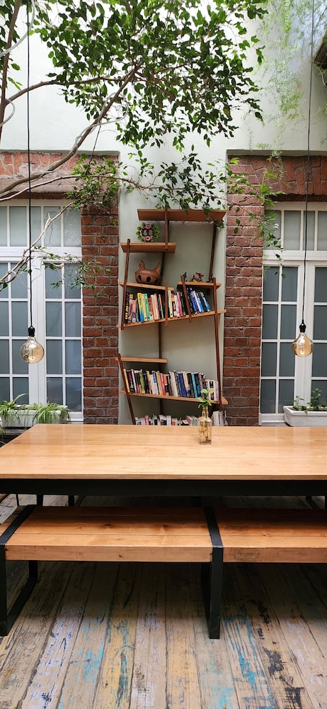 el patio 77