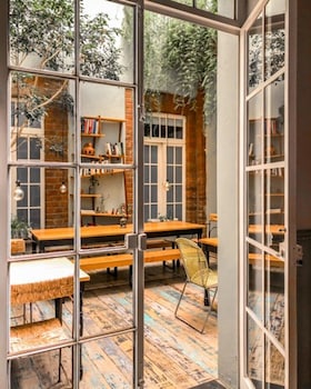 el patio 77