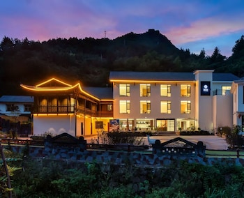 shambhala hotel of zhangjiajie