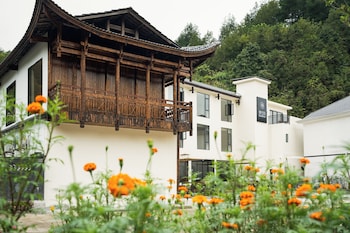 shambhala hotel of zhangjiajie