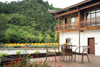 shambhala hotel of zhangjiajie