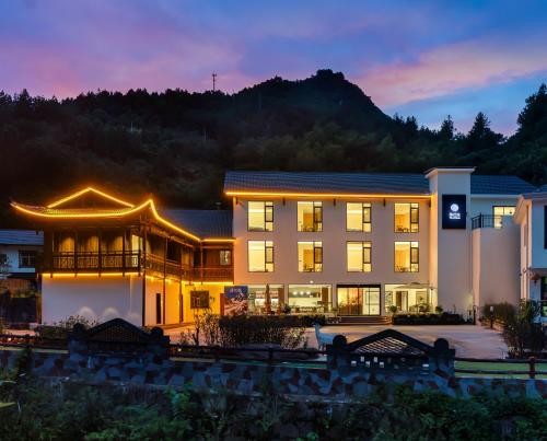 shambhala hotel of zhangjiajie