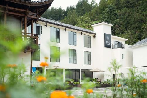 shambhala hotel of zhangjiajie