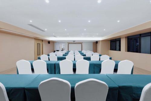 chongqing jiefangbei jiayu hotel