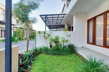 villa sandalwood seminyak