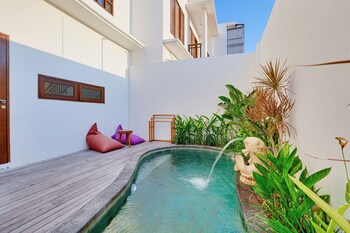 villa sandalwood seminyak