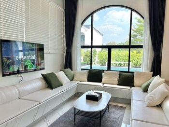 v villa khaoyai