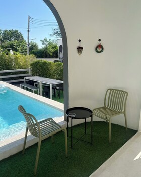 v villa khaoyai