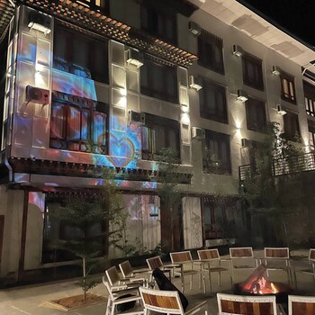 The Zen Punakha,,3 star