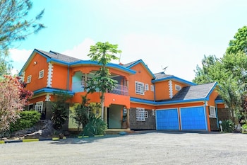 the gems resort kutus