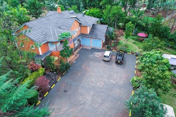 the gems resort kutus