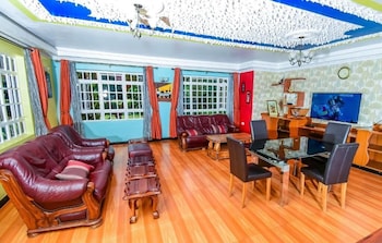 the gems resort kutus