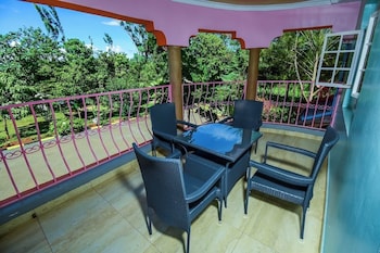 the gems resort kutus