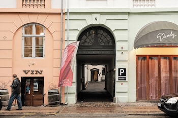 queens suites by danielandjacobs