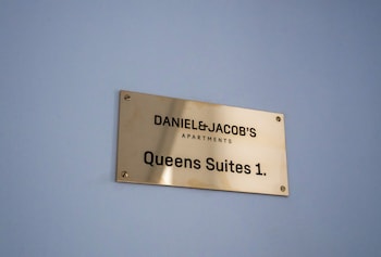 queens suites by danielandjacobs