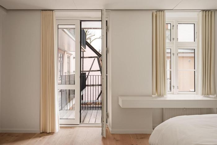 queens suites by danielandjacobs