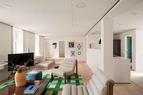 queens suites by danielandjacobs