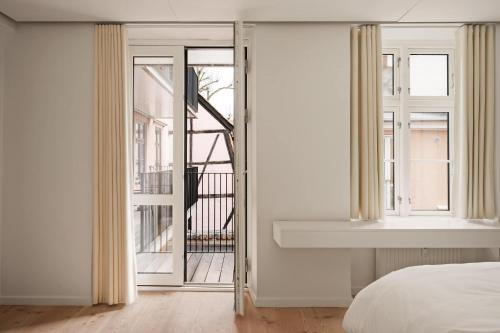 queens suites by danielandjacobs