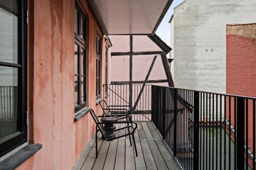 queens suites by danielandjacobs