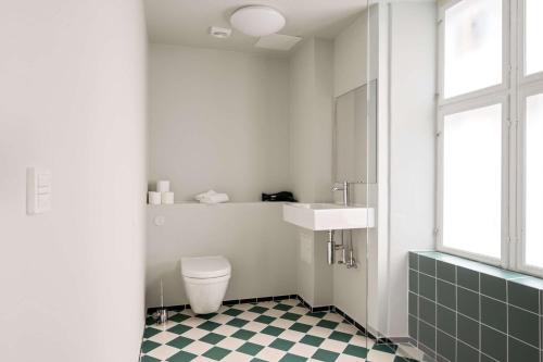 queens suites by danielandjacobs