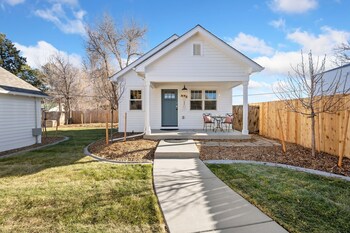 city park bungalow pet friendly w dog run