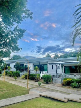 river valley resort