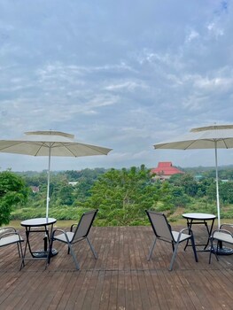 river valley resort