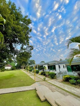 river valley resort